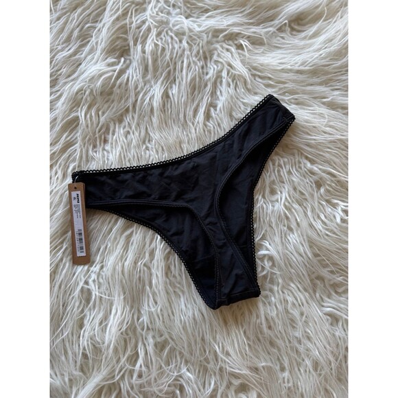 Skims Fits Everybody Picot Trim Thong Onyx Size Small - Picture 5 of 7